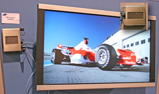 Illustration for article titled Wireless HDTV Proliferates Across CES Show Floor